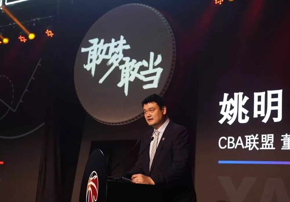 这个社会的信赖感只是成立在比本身弱势的群体身上。